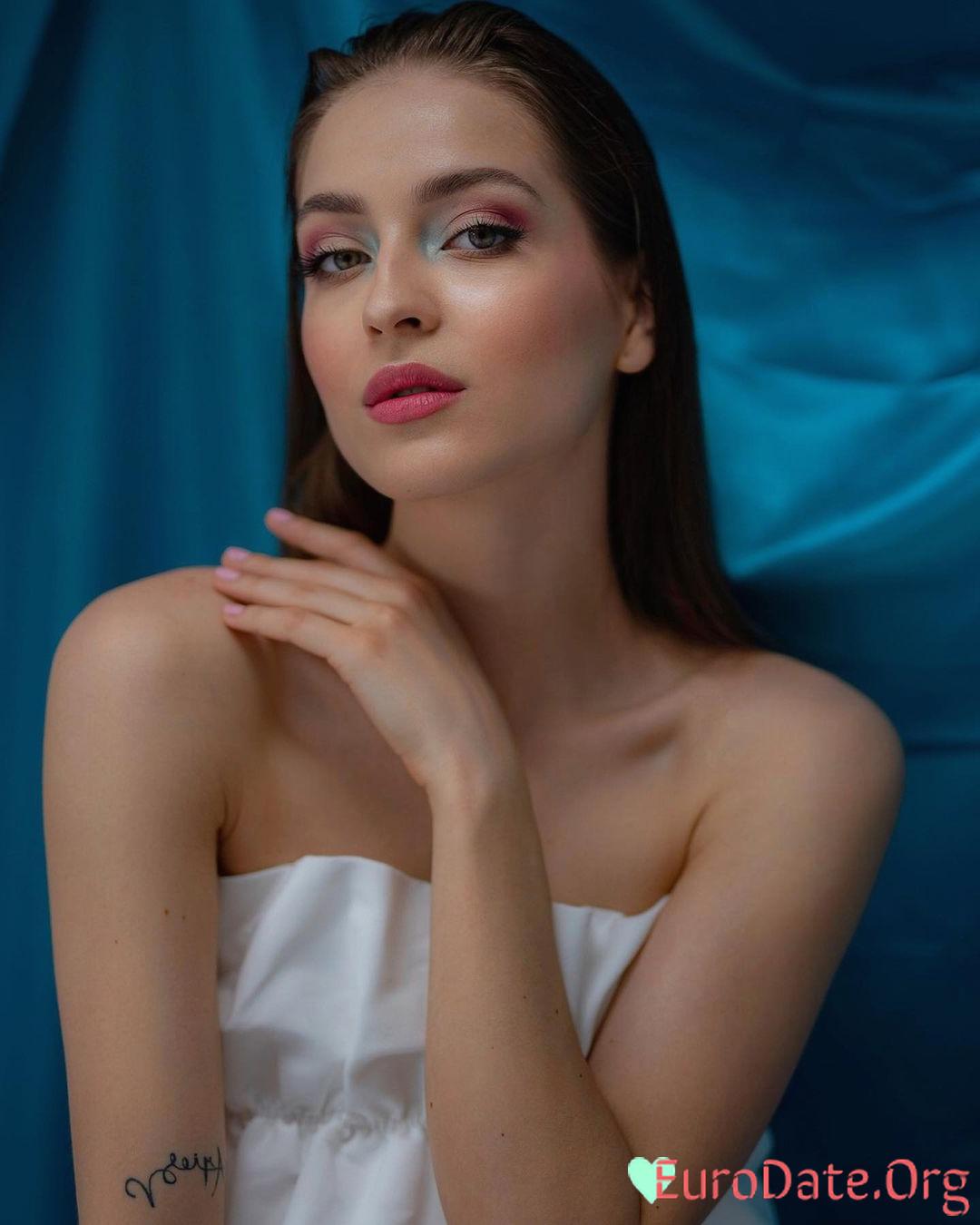 Slovakian women read this guide before dating them